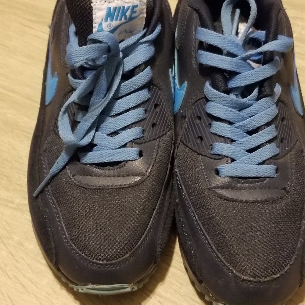 Nike Air Max 8.5 Mens 10 Womens